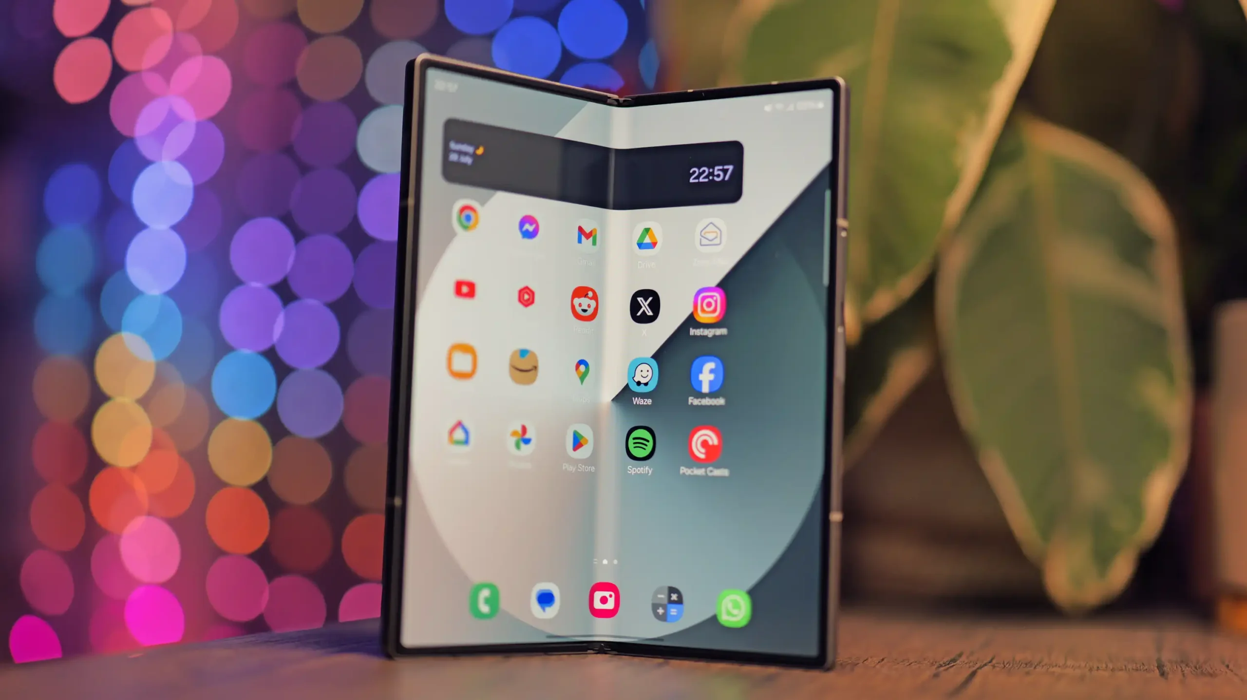 تاريخ الهواتف القابلة للطي 9 Samsung Galaxy Z Fold