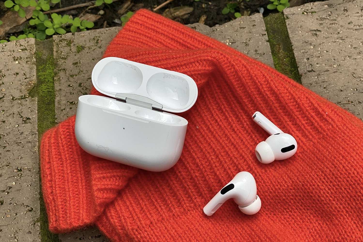 أفضل 7 سماعات الأذن اللاسلكية لعام 2024 2 أفضل سماعات أذن لاسلكية من Apple