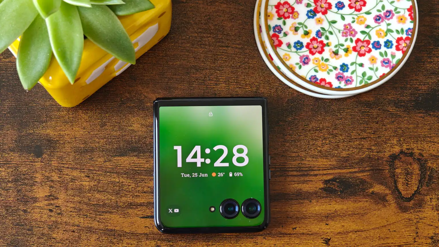 يعد هاتف Motorola Razr 50 Ultra أفضل هاتف قابل للطي يمكنك الحصول عليه الآن 12 هاتف Motorola Razr 50 Ultra