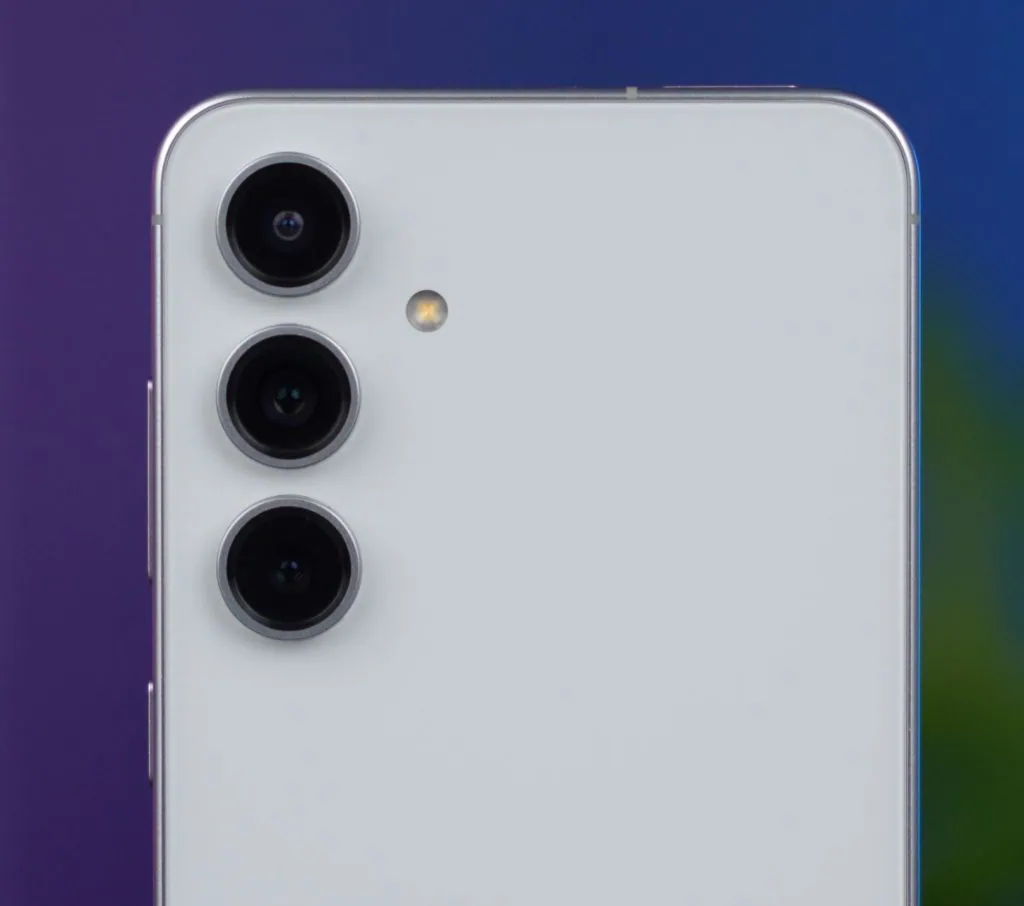 سعر و مواصفات Samsung Galaxy S24 FE 4 سعر و مواصفات Samsung Galaxy S24 FE