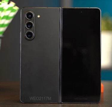 Samsung Galaxy Z Fold 5 🔥 الهاتف القابل للطي الأقوى + السعر والمواصفات الكاملة 13 فتح علبة هاتف Samsung Galaxy Z Fold 5