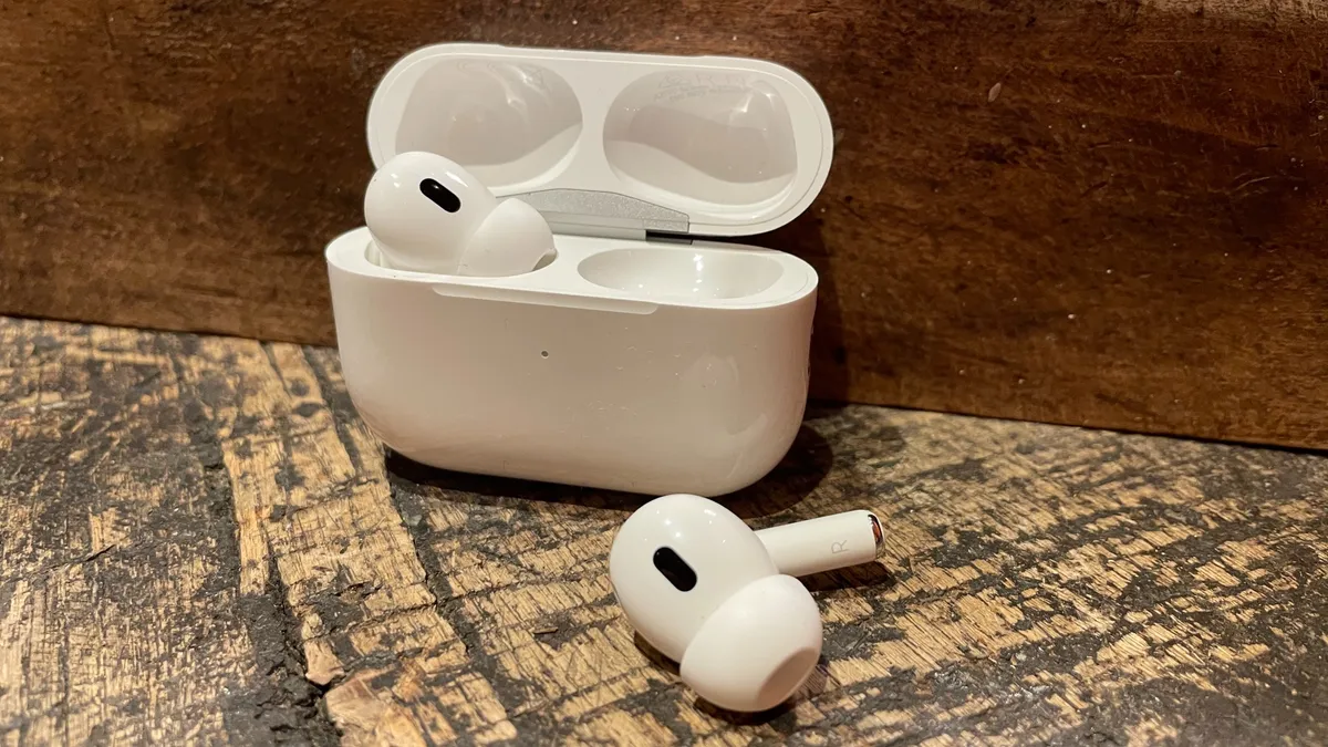 AirPods Pro 2 (2022) مقابل AirPods Pro: هل يجب عليك الترقية؟ 12 Apple AirPods Pro