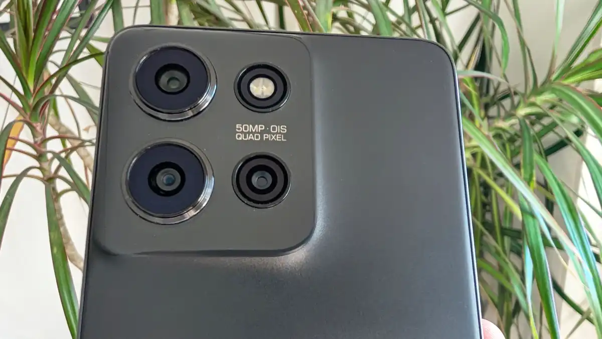 Moto G75 🔥 هاتف مليء بالمميزات… لكن هل العيوب تؤثر عليه؟ 11 PXL 20241206 105446705