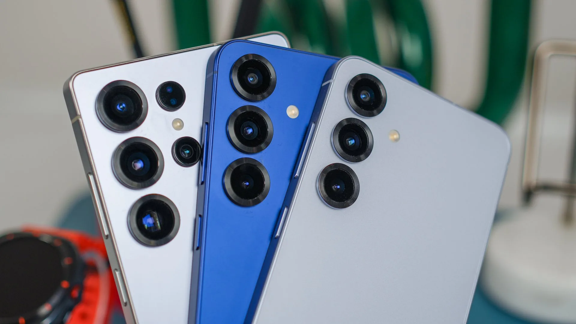 Samsung Galaxy S25 مقابل S25+ مقابل S25 Ultra: ما هو الفرق؟ 8 هاتف Samsung Galaxy S25