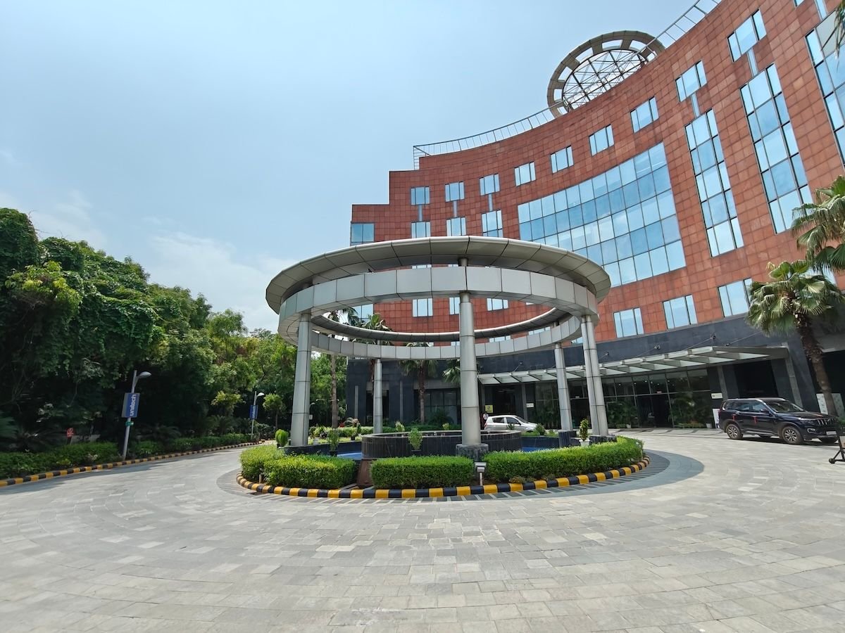 Realme 13 Pro Plus 🔥 كاميرا احترافية وسعر منافس… هل يستحق الشراء؟ 12 OnePlus Nord 4 ultrawide