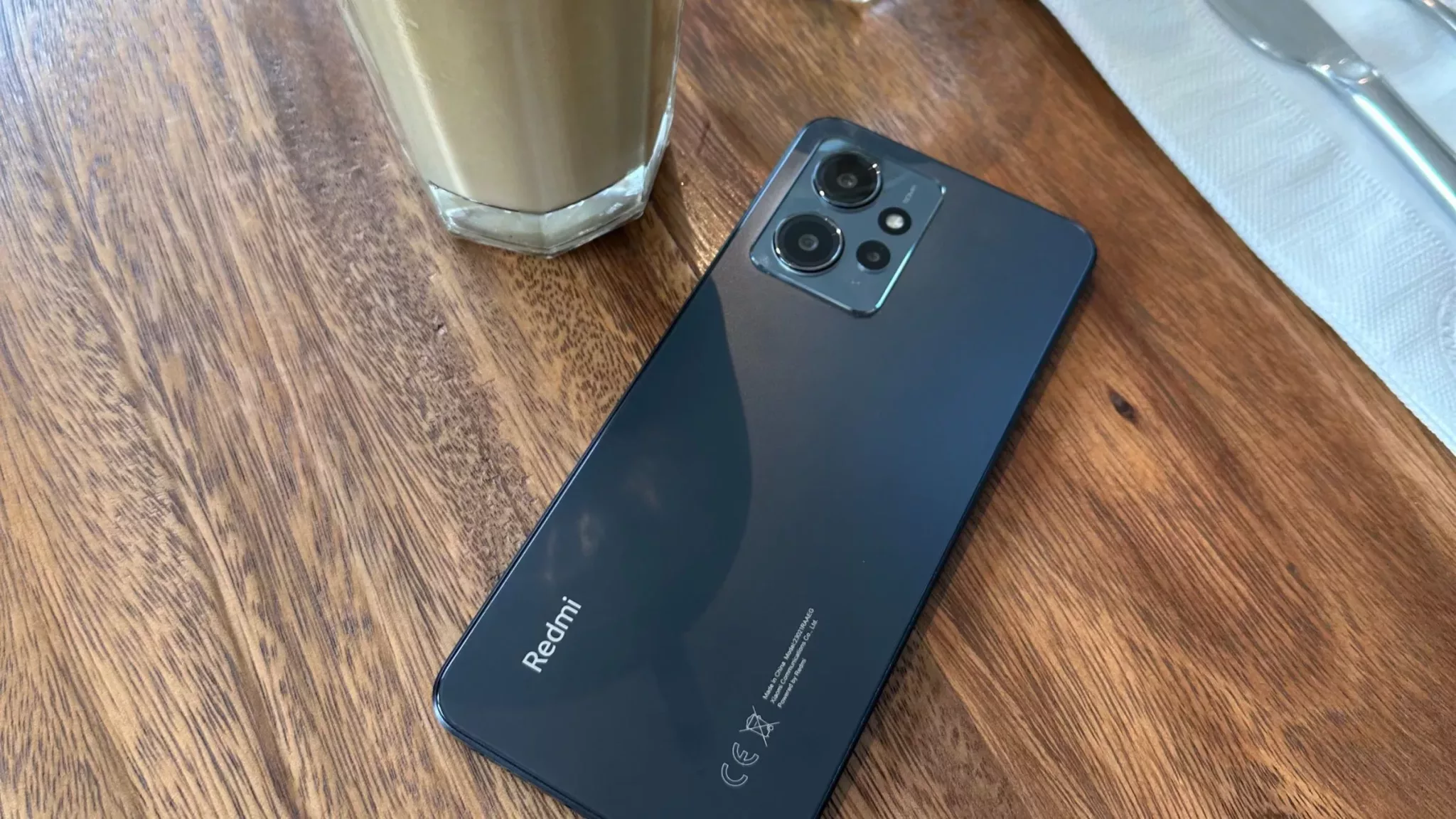 مراجعة Redmi Note 12 – المميزات والعيوب وهل يستحق الشراء في 2026؟ 7 Redmi Note 12 Review Header jpg webp