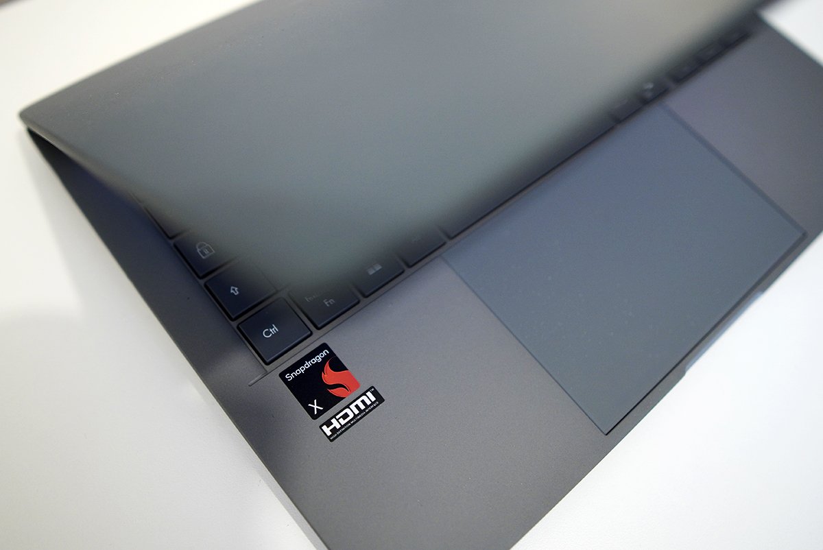 مراجعة Asus Zenbook A14: خفيف الوزن حقًا مع عمر بطارية قياسي 21 asus zenbook a14 test 03