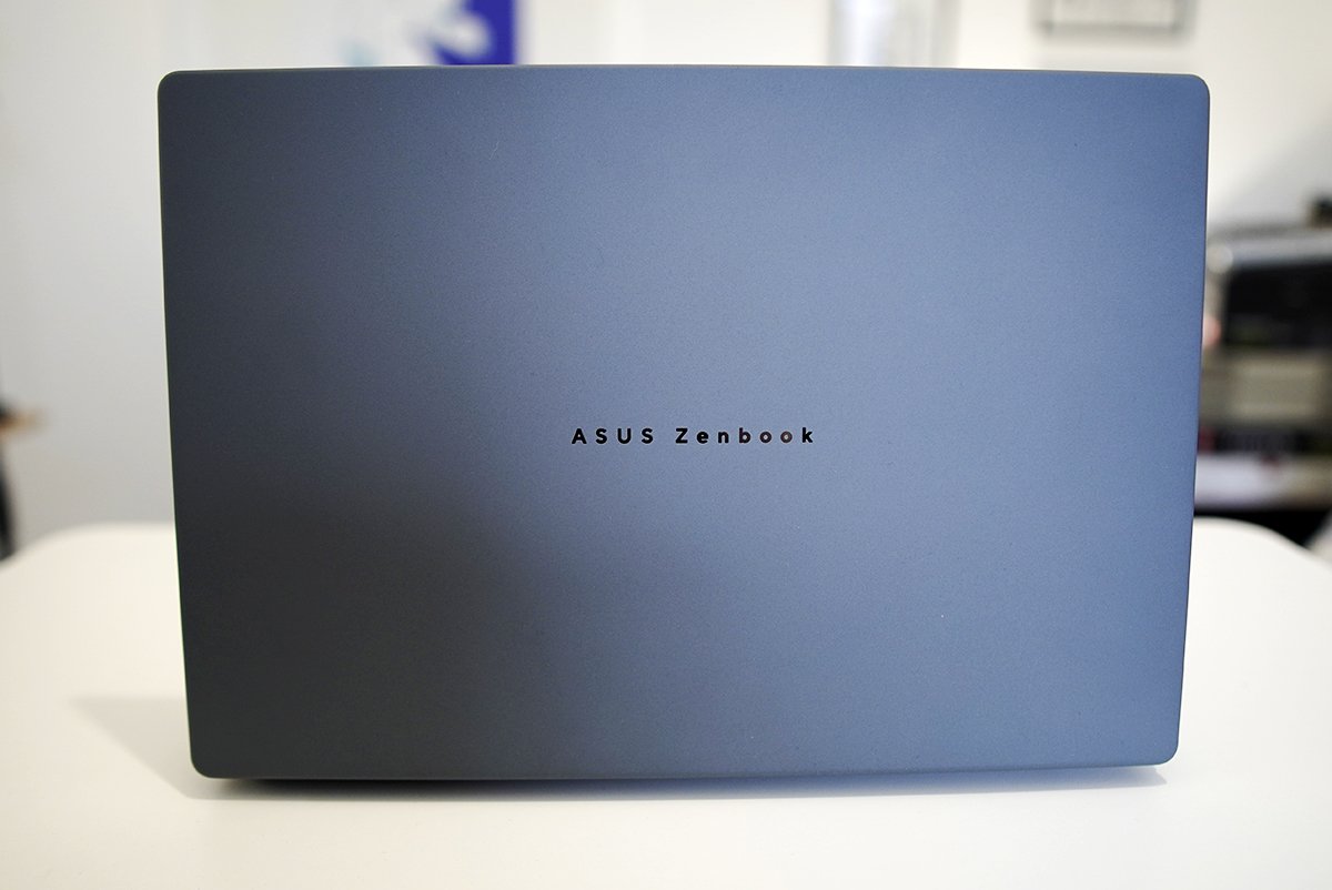 مراجعة Asus Zenbook A14: خفيف الوزن حقًا مع عمر بطارية قياسي 9 asus zenbook a14 test 04