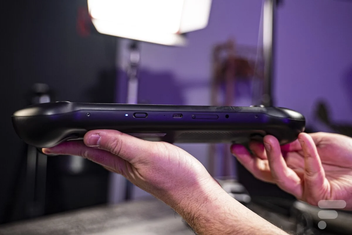 لقد قمنا باختبار Ayaneo 3: وحدة التحكم المحمولة الأكثر قوة وقابلية للتكيف من Steam Deck 11 ayaneo 3 frandroid sans titre 6 1200x801 1