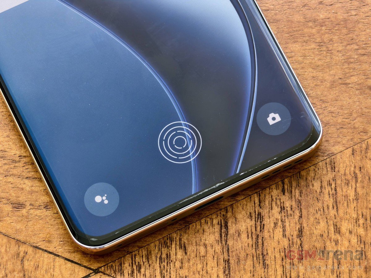 Realme 12 Pro 🔥 التصميم الفخم والكاميرا القوية… هل يستحق الشراء؟ 9 realme 12 pro فى مصر finger