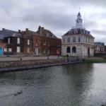 Redmi 12 🔥 مراجعة كاملة: السعر والأداء وهل ما زال يستحق الشراء؟ 28 xiaomi redmi note 12 5g house