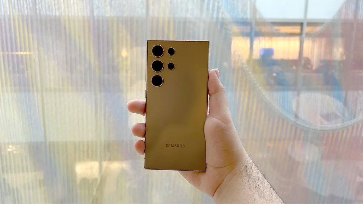 Galaxy S24 ضد S24 Ultra 🔥 الفروقات الصادمة بين النسختين! 9 سامسونج جالكسي S24 مقابل S24 Ultra التصميم