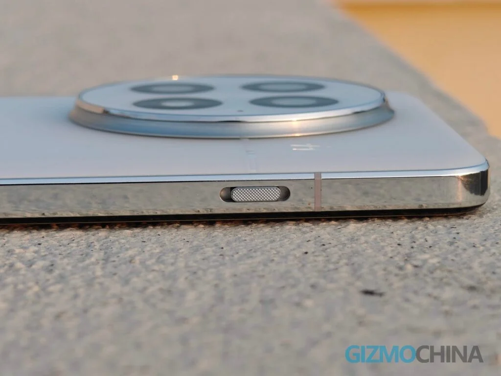 مراجعة OnePlus 13: هل يجب أن يكون هاتفك الرائد القادم؟ 9 OnePlus 13 Review GizmoChina 05 1024x768 1