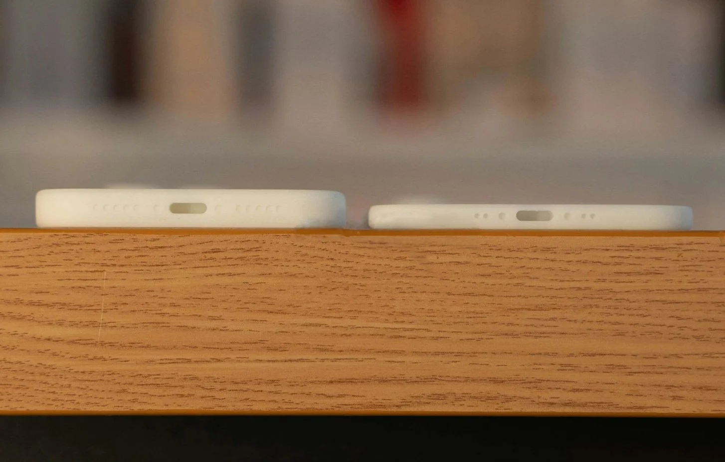 iPhone 17 Pro مقابل iPhone 17 Air: تصميم فائق النحافة يبرز في صورة مقارنة جديدة 7 iPhone 17 Pro مقابل iPhone 17 Air