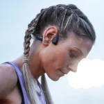 قد يتم إطلاق أول سماعات توصيل عظمي من سامسونج في يوليو إلى جانب Galaxy Z Fold 7 23 سماعات توصيل عظمي