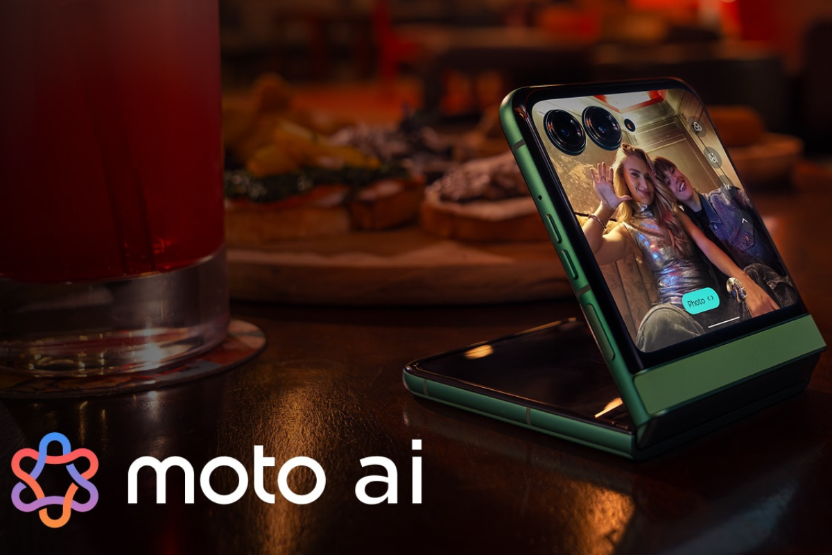 Motorola Razr 2025 مقابل Razr 2024: الترقيات ليست واعدة 11 Moto AI on Razr 2025 1