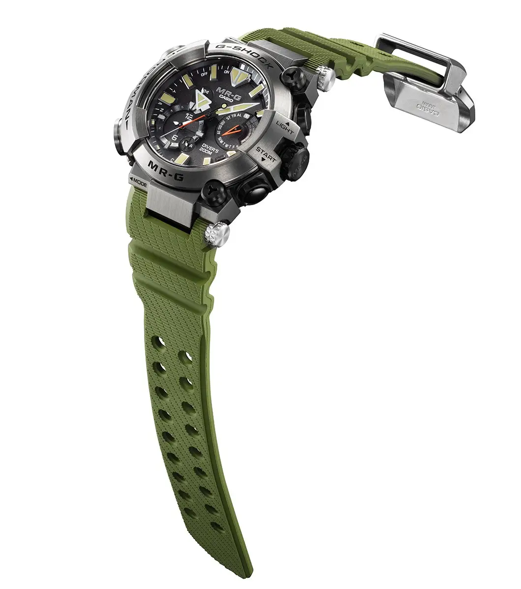 ساعة كاسيو جي-شوك غولياث فروجمان تُطرح لأول مرة في المملكة المتحدة واليابان: تتميز بتقنية عقارب مغناطيسية وتصميم جديد متين 9 mrg bf1000rg 3adr side