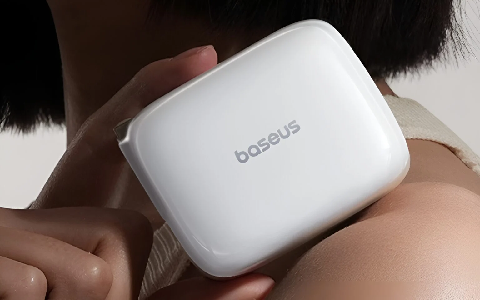 أطلقت شركة Baseus شاحن GaN 3C بقوة 67 واط مع كابل قابل للسحب والتحكم الحراري بالذكاء الاصطناعي والمقبس القابل للطي 2 شاحن GaN 3C