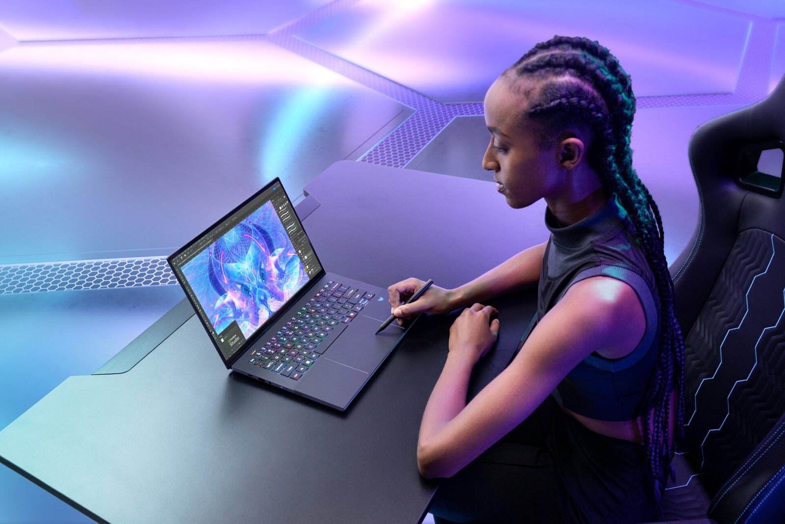 تم إطلاق Acer Predator Triton 14 AI مع تبريد الجرافين وشاشة OLED تعمل باللمس ودعم القلم وRTX 5070 10 PREDATOR TRITON 14 AI PT14 52T lifestyle 02 1920x1280 1
