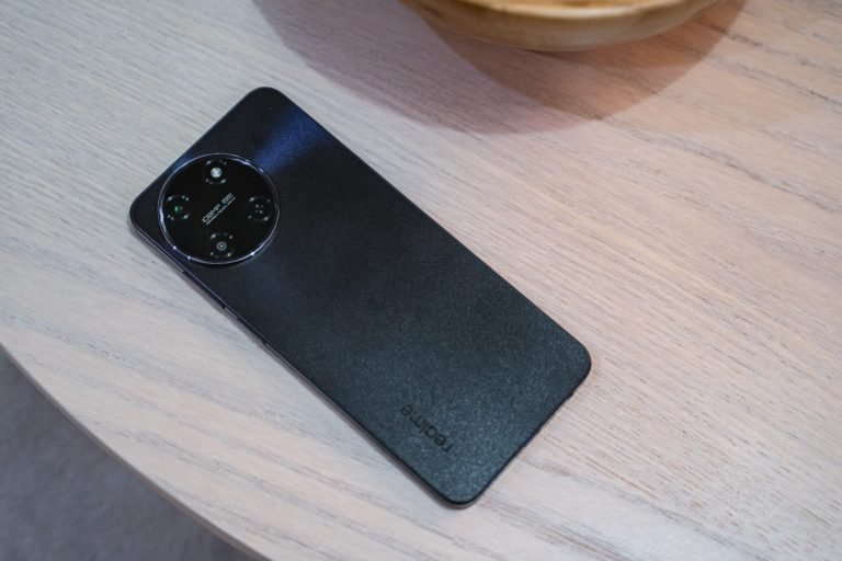 Realme 11 🔥 مراجعة كاملة: الأداء والسعر والكاميرا وهل يستحق الشراء؟ 9 Realme 11 12 768x512 1