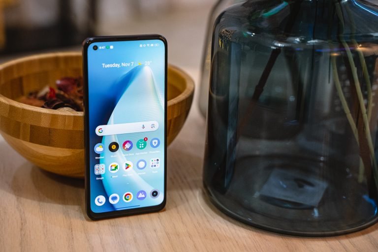 Realme 11 🔥 مراجعة كاملة: الأداء والسعر والكاميرا وهل يستحق الشراء؟ 20 Realme 11 14 768x512 1