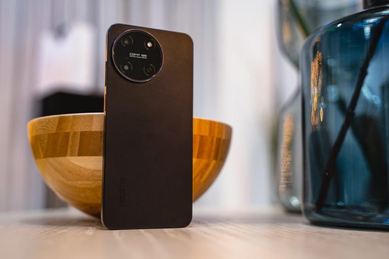 Realme 11 🔥 مراجعة كاملة: الأداء والسعر والكاميرا وهل يستحق الشراء؟ 21 Realme 11 17 768x512 1