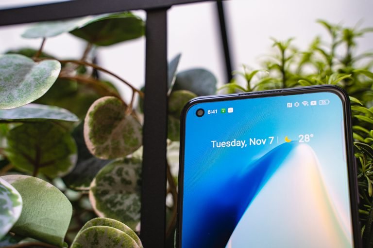 Realme 11 🔥 مراجعة كاملة: الأداء والسعر والكاميرا وهل يستحق الشراء؟ 19 Realme 11 2 768x512 1