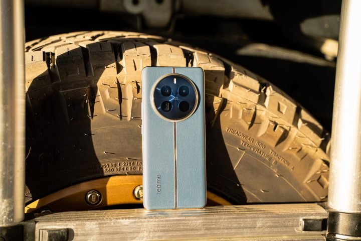 Realme 12 Pro Plus 🔥 مراجعة كاملة: التصميم الفخم والكاميرا القوية وهل يستحق الشراء؟ 31 Realme 12 Pro 5G 12