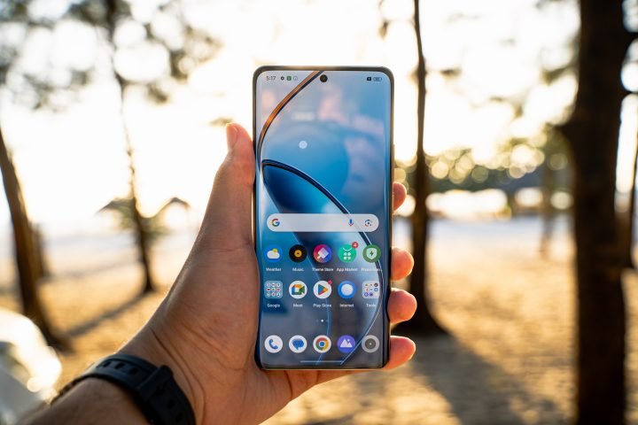 Realme 12 Pro Plus 🔥 مراجعة كاملة: التصميم الفخم والكاميرا القوية وهل يستحق الشراء؟ 25 Realme 12 Pro 5G 6