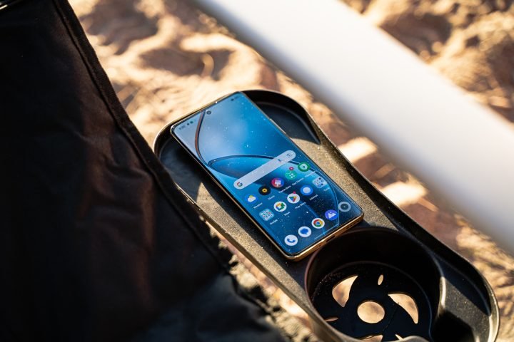 Realme 12 Pro Plus 🔥 مراجعة كاملة: التصميم الفخم والكاميرا القوية وهل يستحق الشراء؟ 13 Realme 12 Pro 5G 9