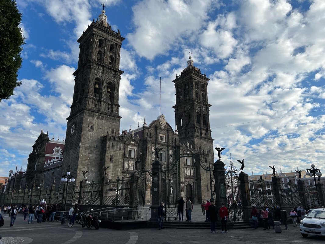 دليل الشراء الكامل لهاتف iPhone 13 : هل ما زال يستحق الشراء في 2026؟ 22 iphone13pro puebla