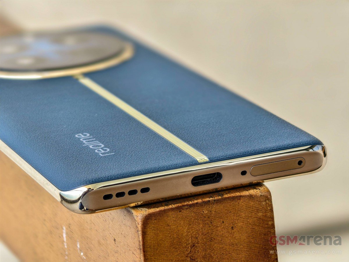 سعر ريلمي 12 برو: مواصفات Realme 12 Pro 10 نفاذ بطارية هاتف Realme 12 Pro، يمكنك شحنها باستخدام محول الطاقة المرفق