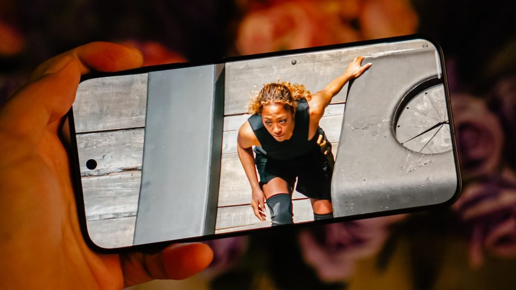 OPPO Find X9 🔥 هل يستحق الشراء + المميزات والعيوب قبل الشراء 11 gadgetmatch 20251219 oppo find x9 23 netflix physical asia 1024x576 1