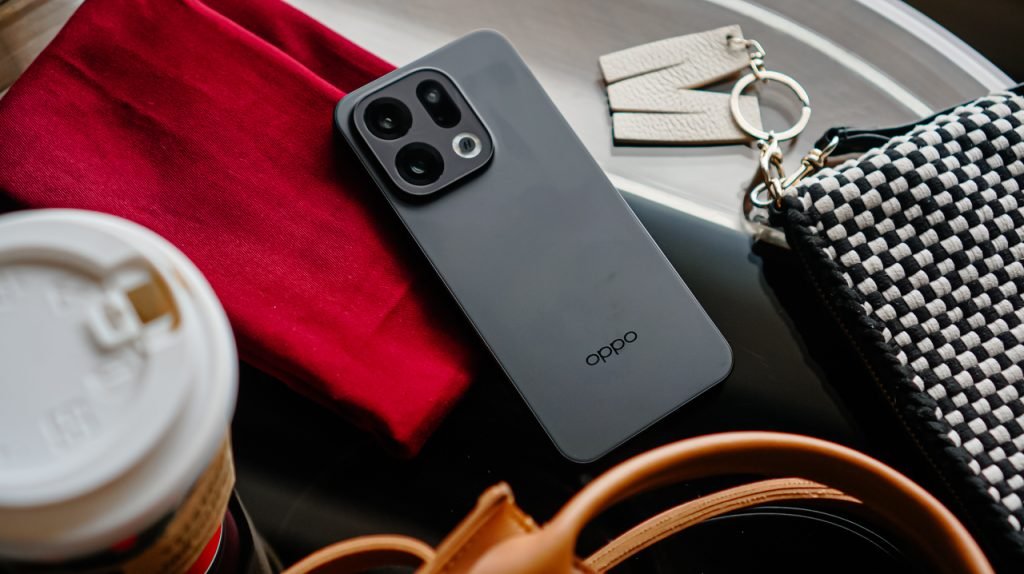 OPPO Find X9 🔥 هل يستحق الشراء + المميزات والعيوب قبل الشراء 66 gadgetmatch 20251219 oppo find x9 3 1024x574 1