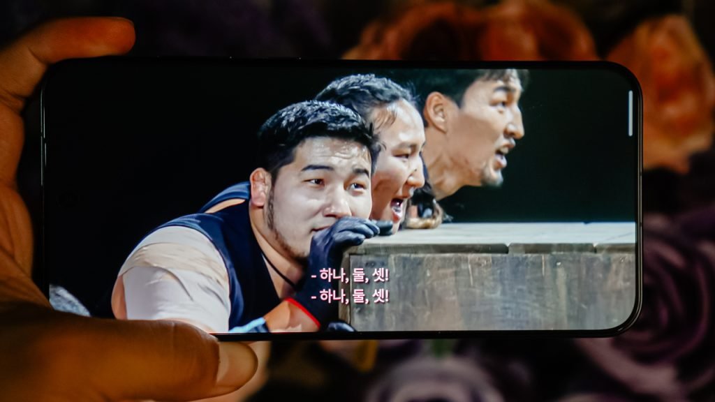 OPPO Find X9 🔥 هل يستحق الشراء + المميزات والعيوب قبل الشراء 12 gadgetmatch 20251219 oppo find x9 40 netflix physical asia 1024x576 1