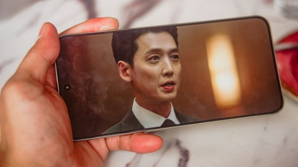 هل HONOR Magic8 Lite هو أفضل هاتف؟– مميزات وعيوب هونر ماجيك 8 لايت وهل يستحق الشراء؟ 13 gadgetmatch 20260108 honor magic 8 lite 1 1024x576 1