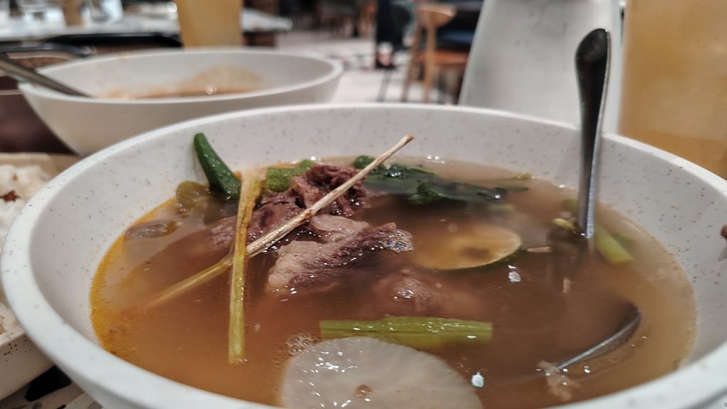 هل HONOR Magic8 Lite هو أفضل هاتف؟– مميزات وعيوب هونر ماجيك 8 لايت وهل يستحق الشراء؟ 26 gadgetmatch samples honor magic 8 lite 14 1024x576 1