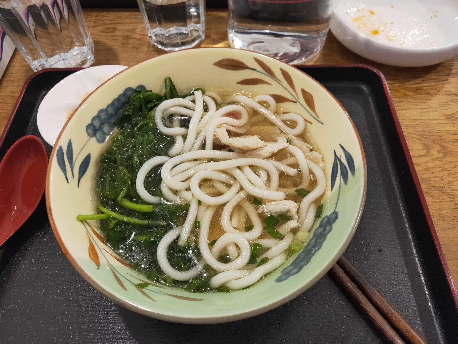 مراجعة Oppo Find X: التصميم المذهل “جمال هيلين” والمميزات والعيوب وهل لا يزال يستحق الشراء؟ 30 oppo find x interieur repas scaled