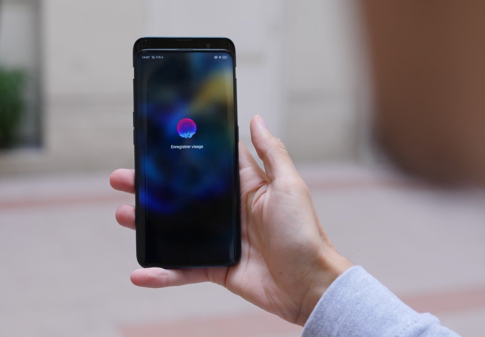 مراجعة Oppo Find X: التصميم المذهل “جمال هيلين” والمميزات والعيوب وهل لا يزال يستحق الشراء؟ 23 oppo find x p9130389 1 1000x696 1