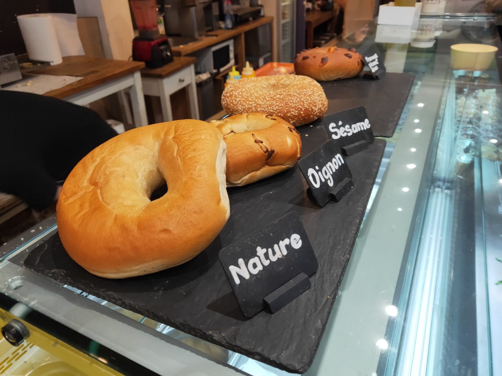 مراجعة Oppo Find X: التصميم المذهل “جمال هيلين” والمميزات والعيوب وهل لا يزال يستحق الشراء؟ 32 oppo find x photo interieur 3 scaled