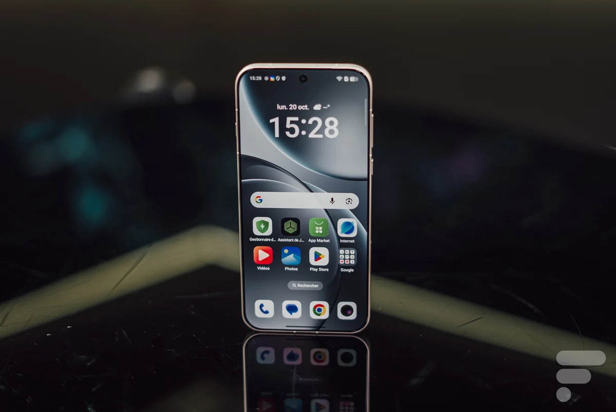 مقارنة بين هاتف OnePlus 15 وهاتف OPPO Find X9 Pro: كيف تختار أفضل هاتف ذكي عالي المواصفات؟ 12 oppo find x9 pro 2 2