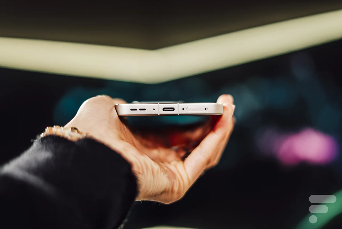 مقارنة بين هاتف OnePlus 15 وهاتف OPPO Find X9 Pro: كيف تختار أفضل هاتف ذكي عالي المواصفات؟ 29 oppo find x9 pro 8 1