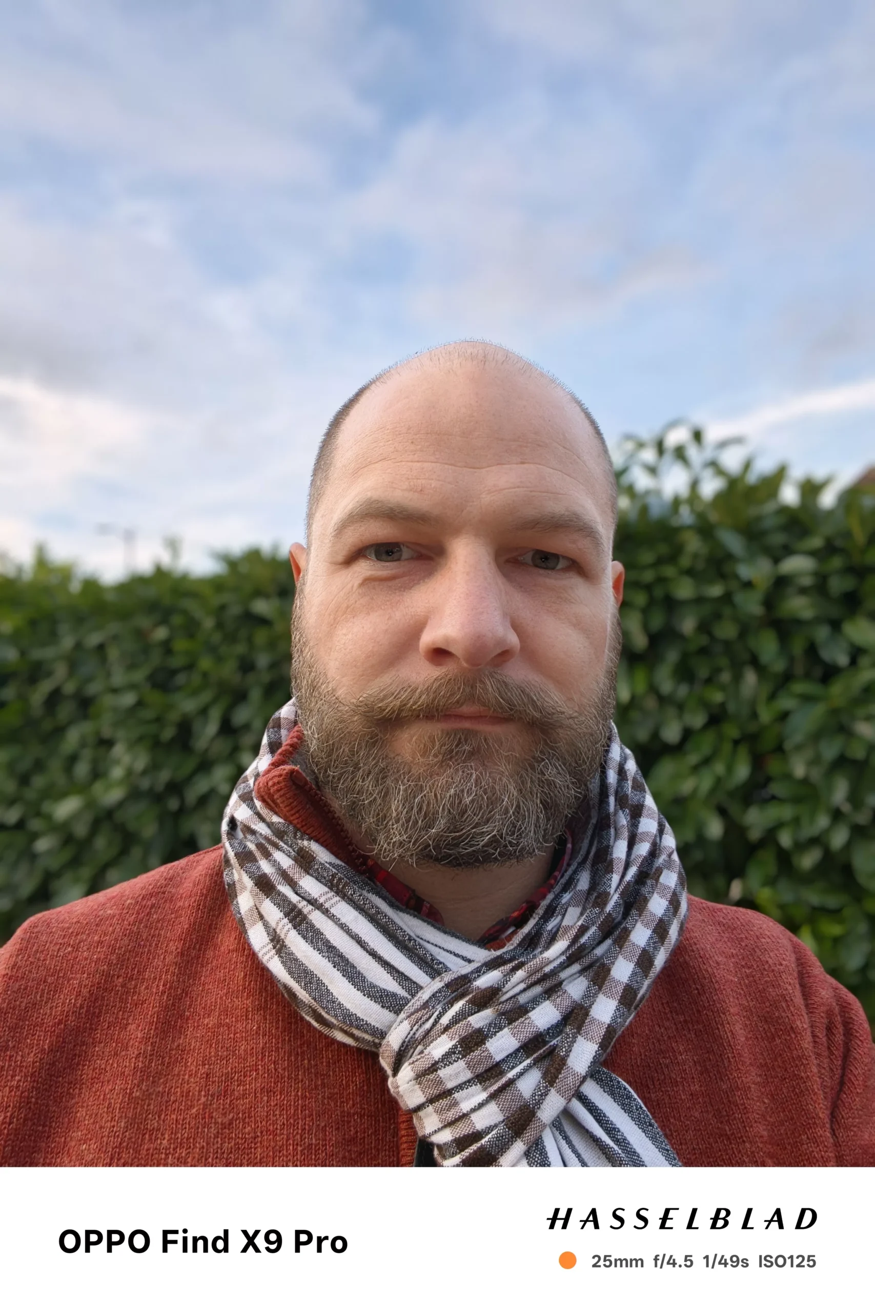 Oppo Find X9 Pro vs OnePlus 15 🔥 صراع العمالقة… من يفوز؟ 21 selfie find x9 pro scaled