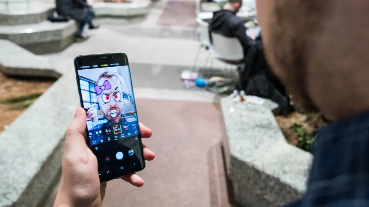 Samsung Galaxy S9 Plus: مراجعة كاملة + المميزات والعيوب وهل يستحق الشراء اليوم؟ 10 سعر Samsung Galaxy S9 Plus 4