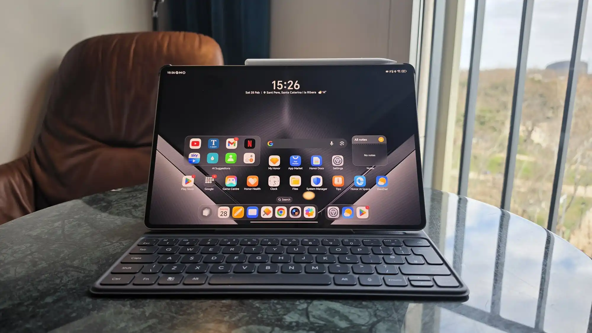 مراجعة جهاز HONOR MagicPad 4: جهاز لوحي فاخر مصمم للعمل والترفيه 25 سعر وتوافر جهاز Honor MagicPad 4 في المملكة المتحدة